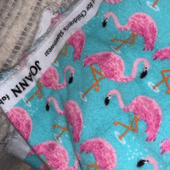 Adorable JOANN fabric large piece of flamingo material - Picture 3 of 3